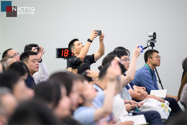 参会人员当真进建.jpg